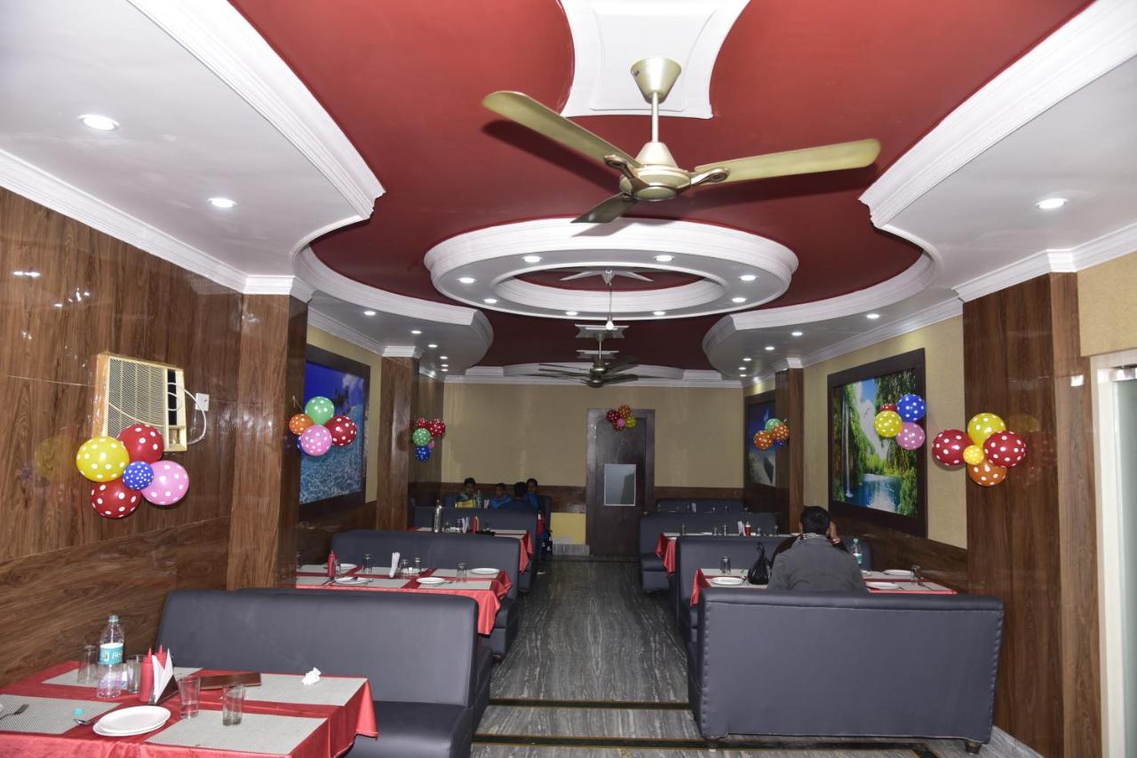 Hotel Royal Surya Gaya Esterno foto