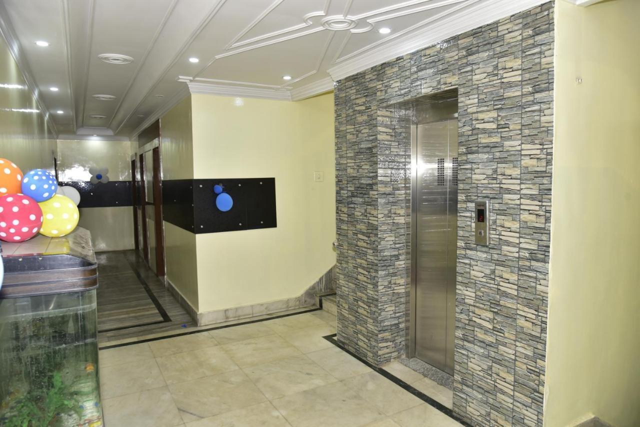 Hotel Royal Surya Gaya Esterno foto